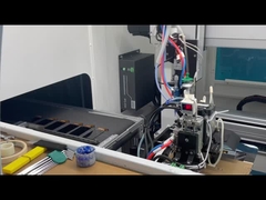 কোম্পানির কর্মশালায় অটোমেটেড উৎপাদন সরঞ্জামের অপারেশন